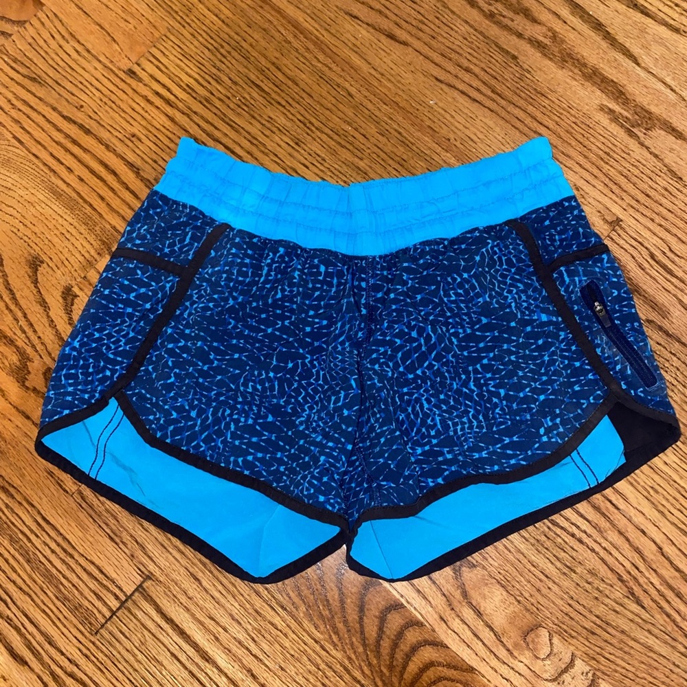 Lululemon Tracker Short 4” Size 4 - image 1